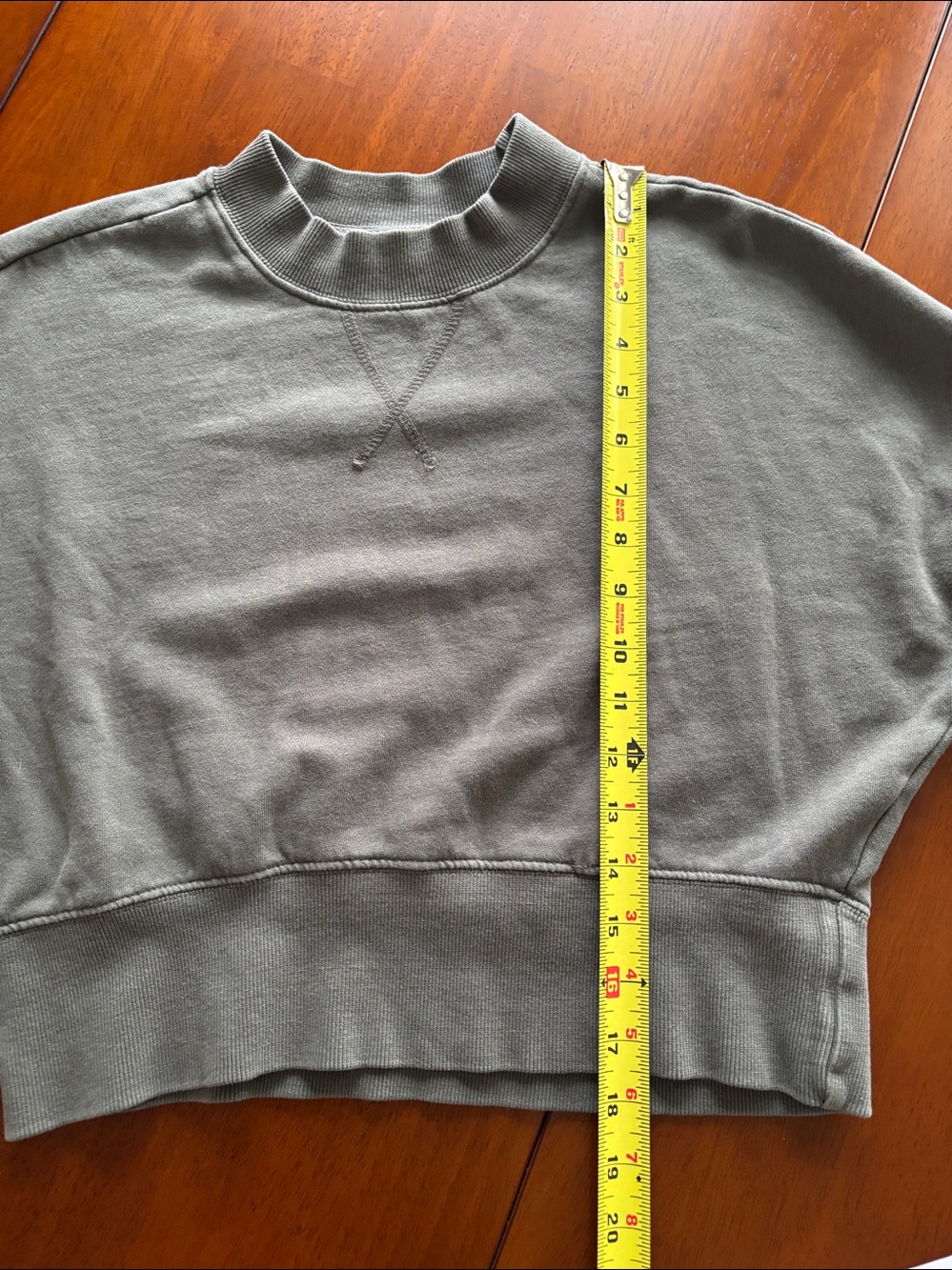 Mono b Olive Green Cropped Sweatshirt Women’s Small Oversized Pullover - Picture 7 of 9